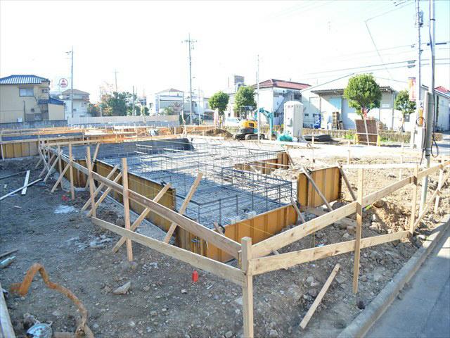 Local appearance photo. 2 minute walk to the park