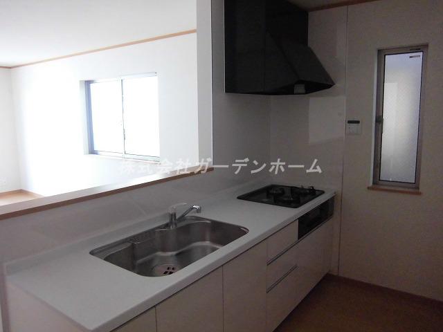 Kitchen. Local (09 May 2013) Shooting