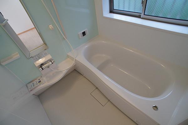 Bathroom. Relaxing bath time in the bathroom provided with a wide more than 1 tsubo