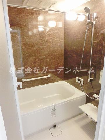 Bathroom. Renovation already established unit bus