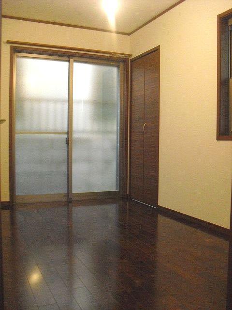 Other introspection. 1F Western-style