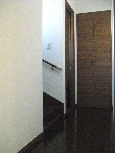 Receipt. 2F corridor storage