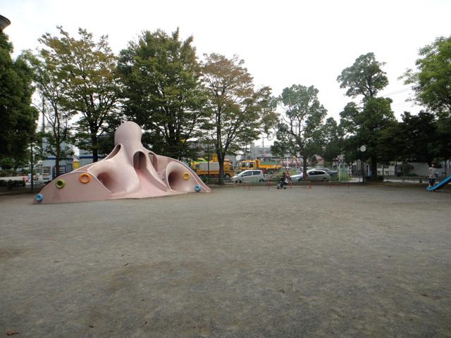 park. Hitotsuya to Central Park 220m