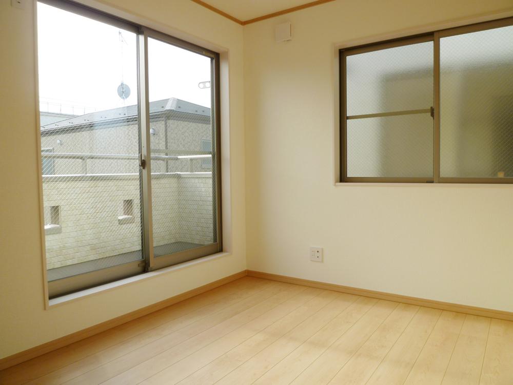 Non-living room. Indoor (12 May 2013) Shooting