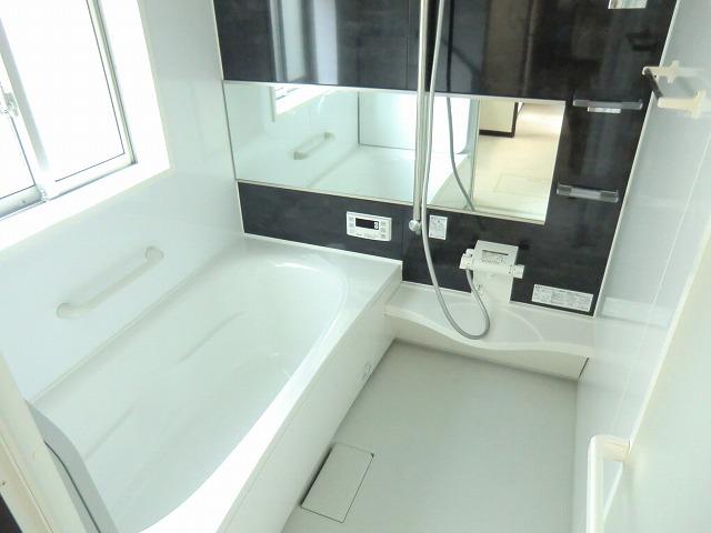 Bathroom. 6 Building wide mirror is open-minded Panasonic unit bus Modern