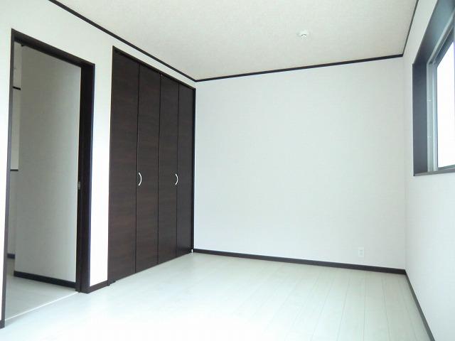 Non-living room. 5 Building