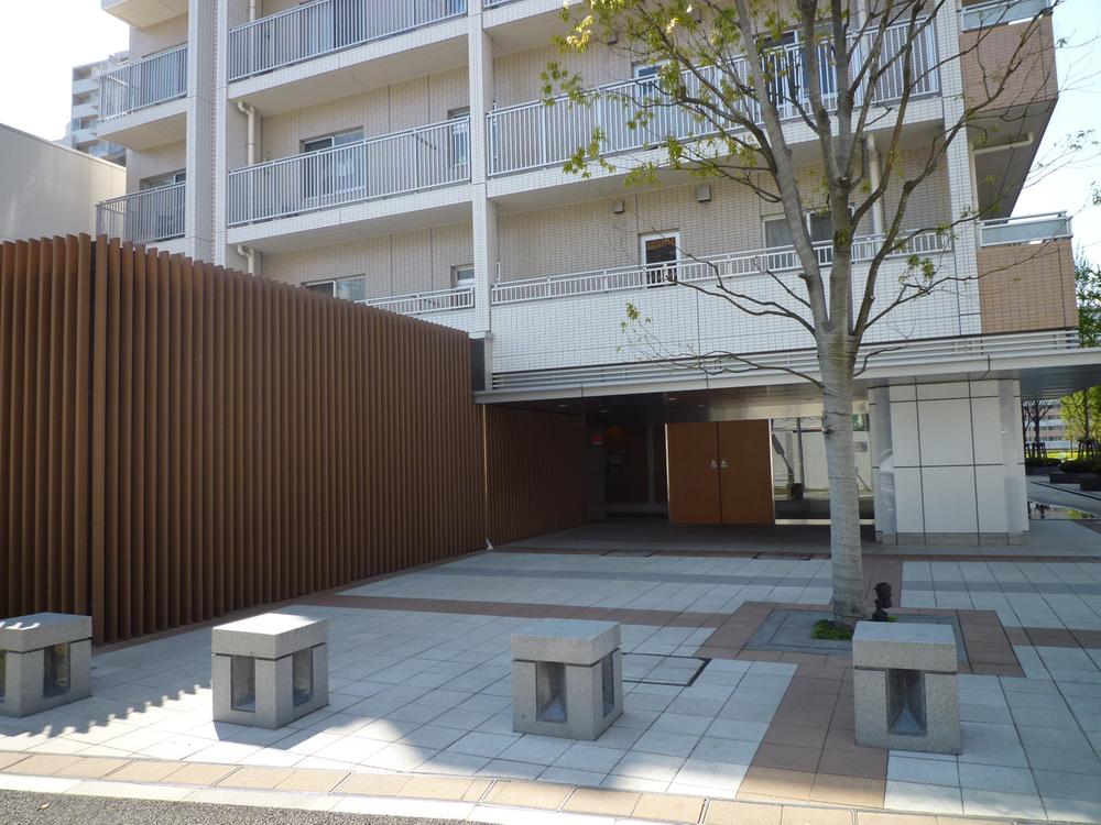 Entrance. Common areas