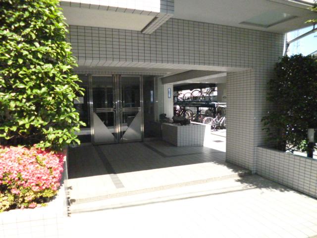 Entrance. auto lock