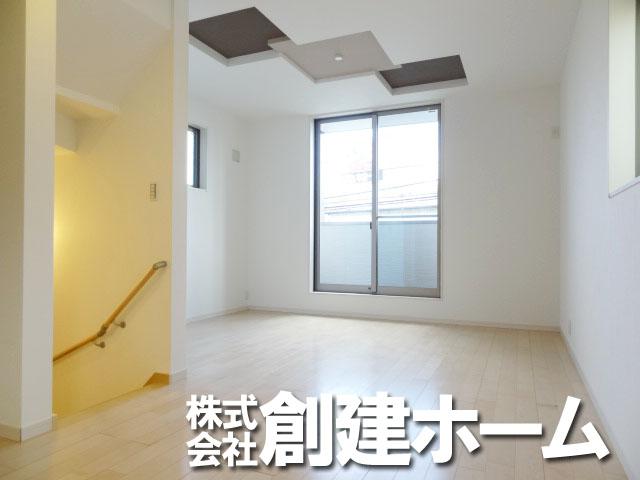 Living. Ceiling of accent is fashionable