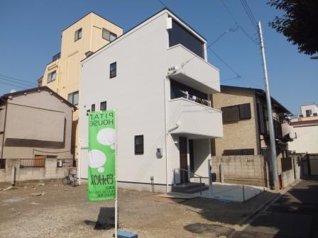 Local land photo. Local (April 2013) Shooting The completed E compartment F like House
