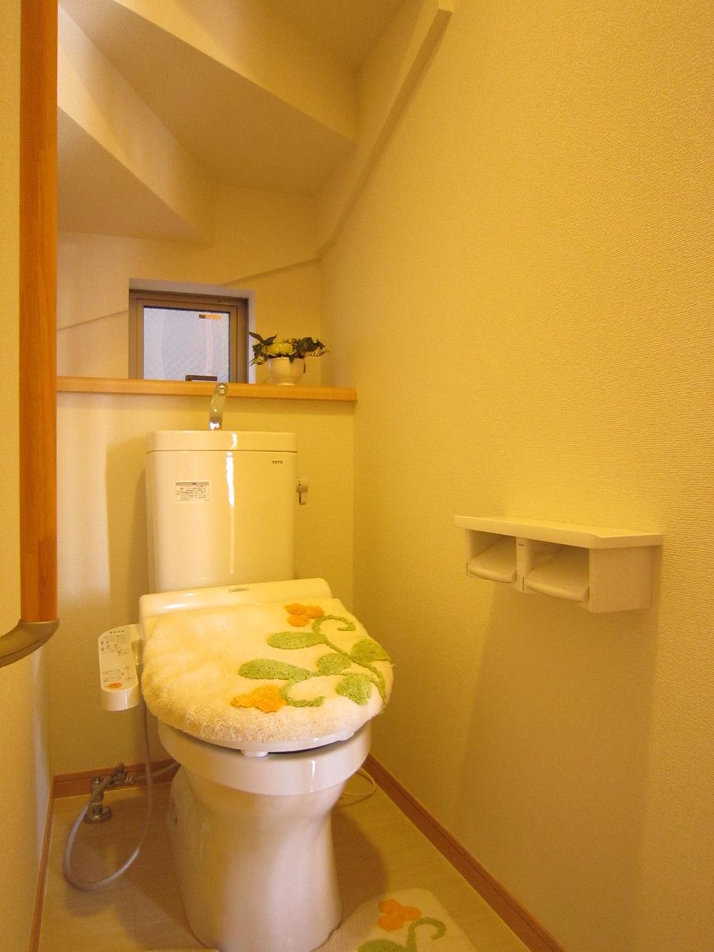 Toilet. C Building room (12 May 2013) Shooting