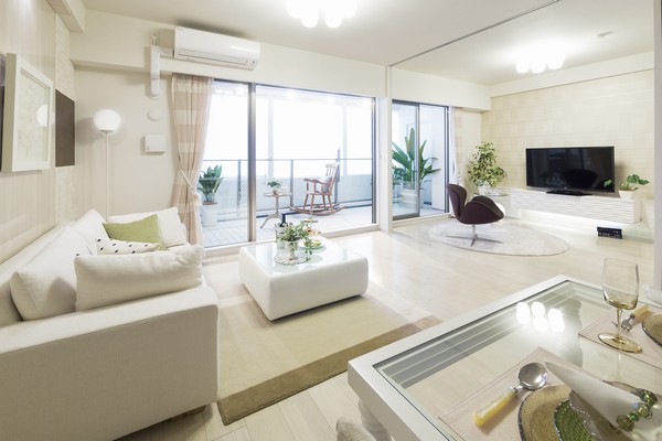 Full of sense of openness living ・ Dining and Western (3)