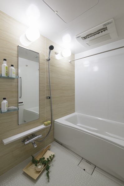 Bathroom bathroom heater dryer is standard equipment, He worked as a clothesline field of laundry