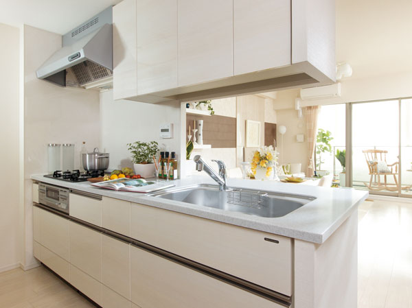 Kitchen.  [Each other sound functional beauty and space beauty, Sophisticated kitchen] (Model room photo, Those obtained by combining the views image was taken the model room U-K type and S-P type, Some menu plan (some paid) and option (paid) are included)