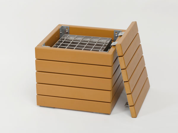 earthquake ・ Disaster-prevention measures.  [Kamado bench] Just remove the sitting board at the time of disaster, We have established some of the bench that can be used as a soup kitchen stove.