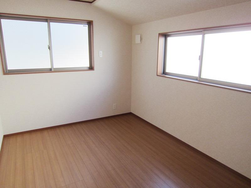 Non-living room. Building 2 Western-style 6 Pledge