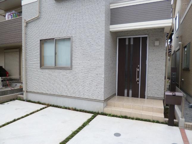 Rendering (appearance). Parking and entrance 