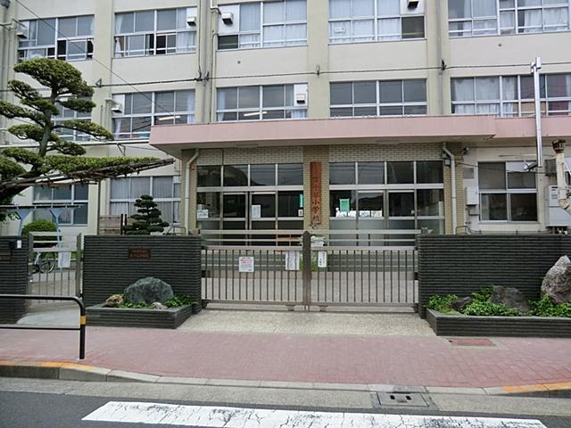 Primary school. 418m to Adachi Ward Kojiya Elementary School