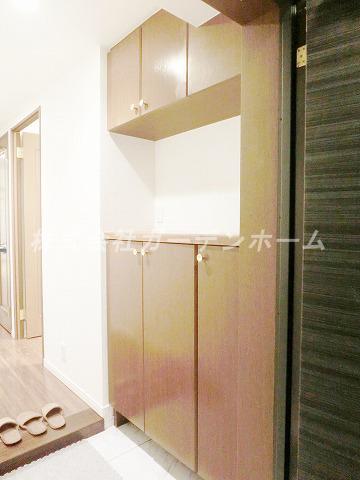 Entrance. Indoor (11 May 2013) Shooting
