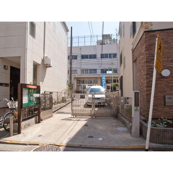 Primary school. 1162m to Adachi Ward Adachi elementary school