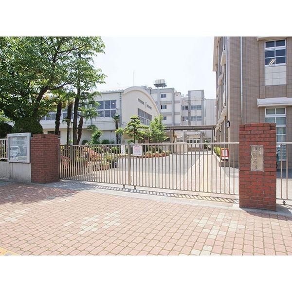 Junior high school. 1437m to Adachi Ward eleventh junior high school