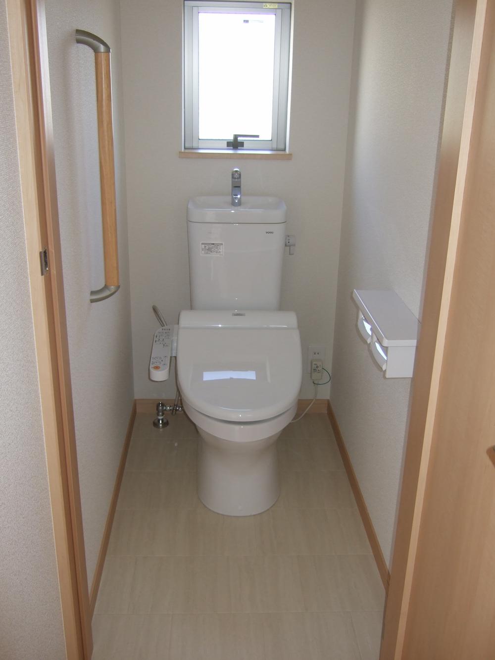 Toilet. Indoor (11 May 2013) Shooting