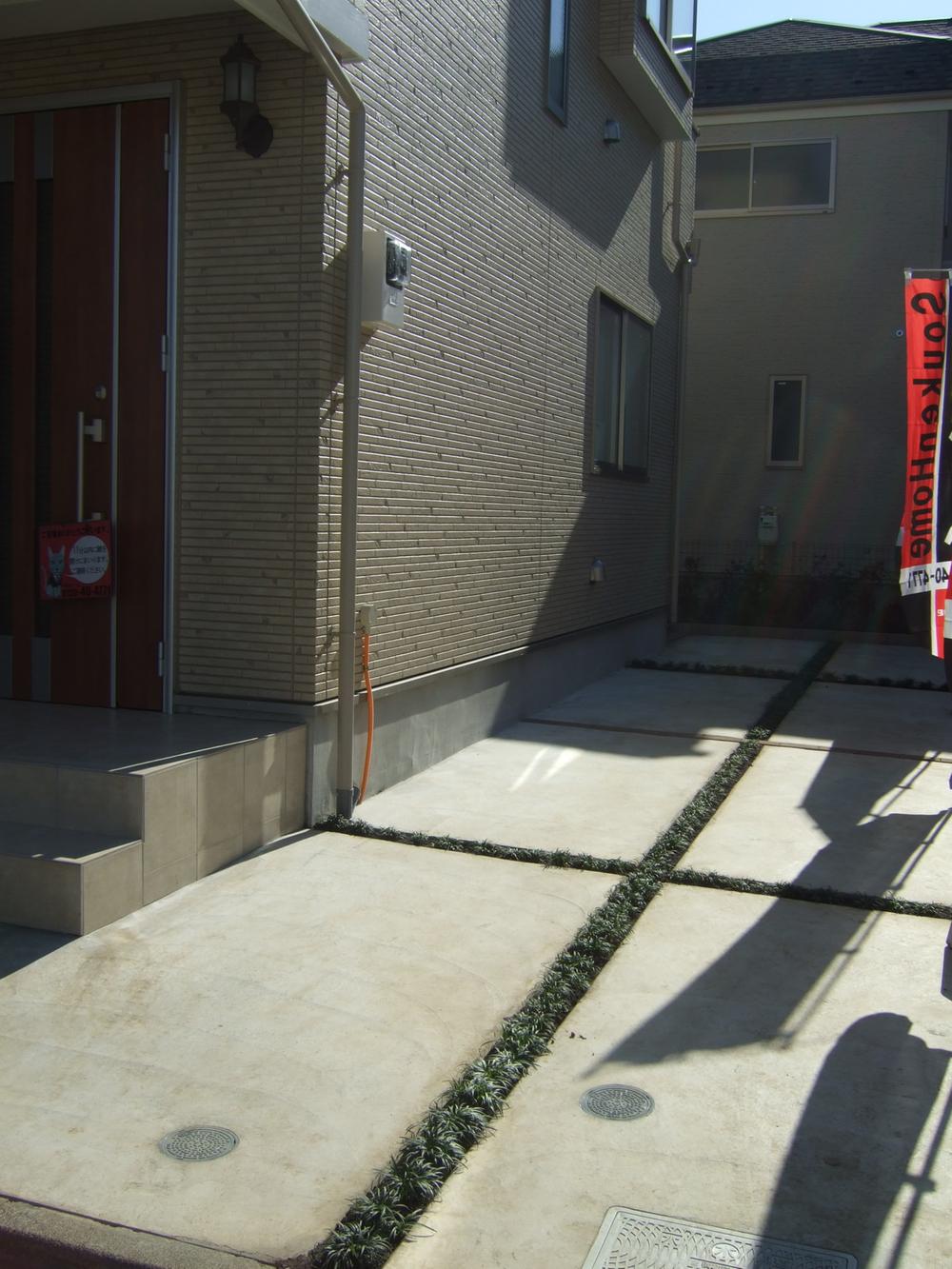 Parking lot. 1 Building Car space