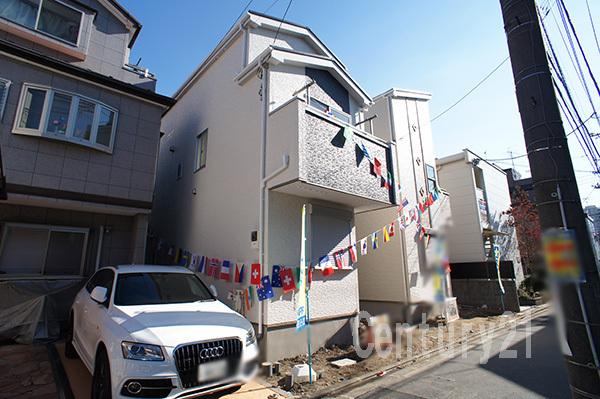 Local appearance photo. 1 Building