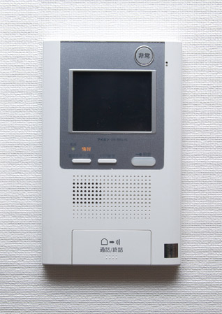 Security.  [Recording function with intercom base unit (intercom)] Make a call to confirm their opponents with a video and audio, Recording is a feature with intercom. Also you can unlock the auto-lock.