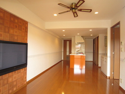 Living and room. LD14.5j, K3.3j