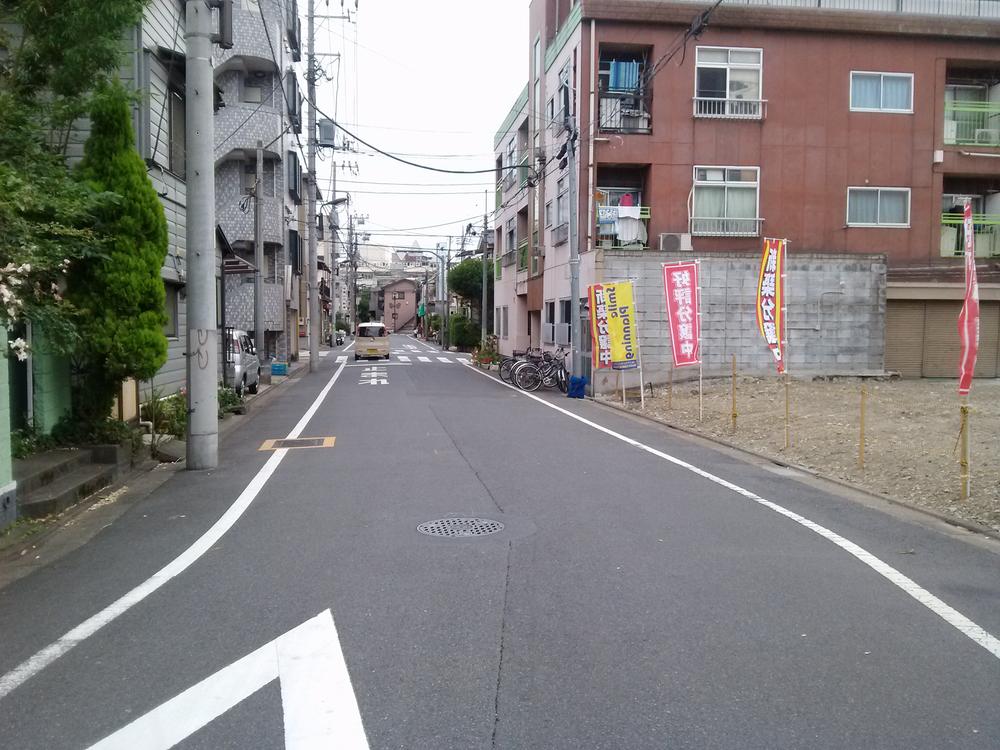 Local photos, including front road. South 8m public road