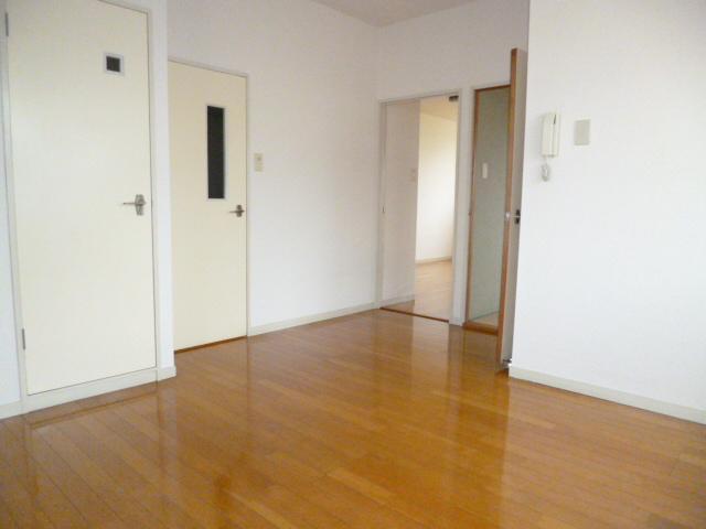 Other room space. dining