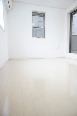 Living and room. Day good! 