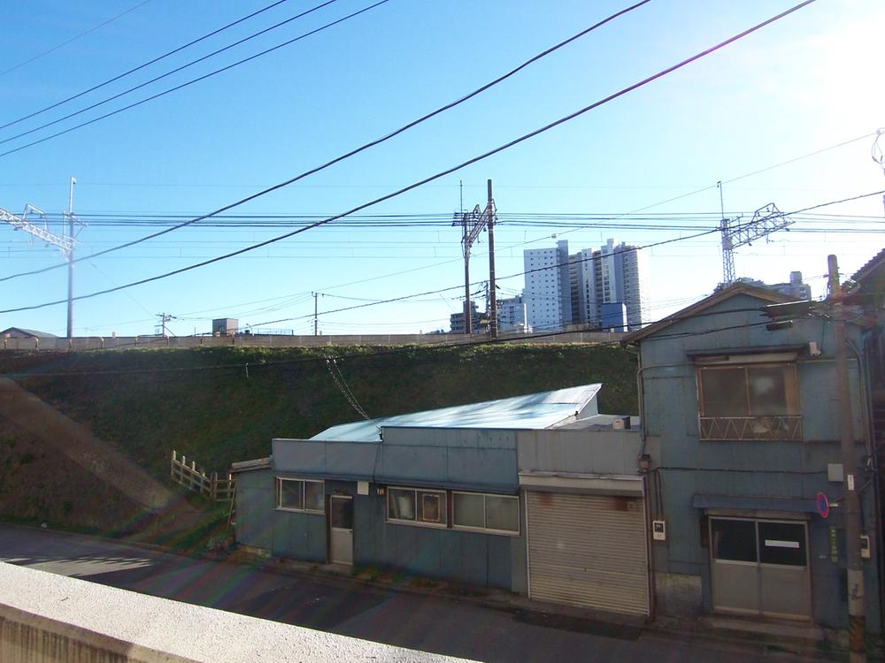 View photos from the dwelling unit. View from the site (December 2013) Shooting