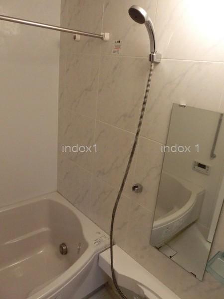 Bathroom. Convenient reheating ・ With bathroom dryer ☆