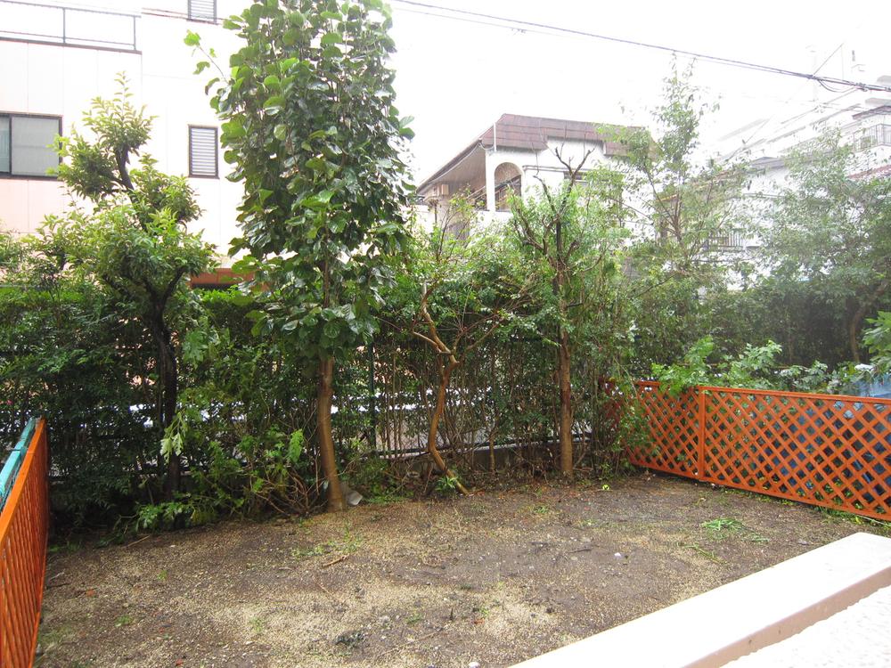 Garden. Local (10 May 2013) Shooting