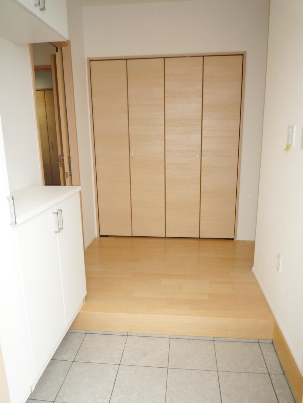 Entrance. Local (11 May 2013) Shooting