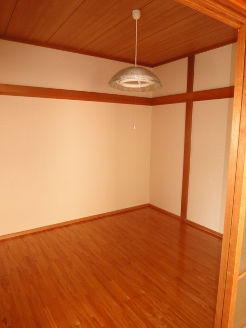 Other room space. 4.5 Pledge of Western-style