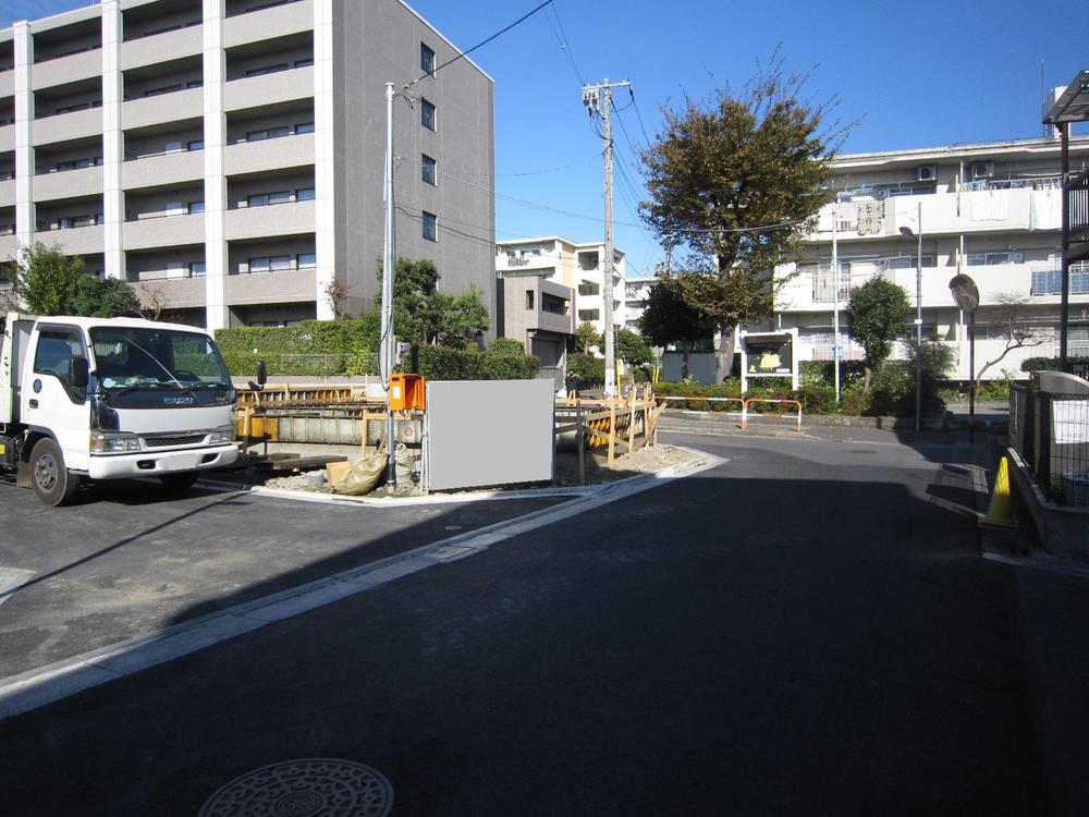 Local photos, including front road. Local (11 May 2013) Shooting