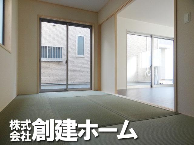 Non-living room. It is next to the Japanese-style living.