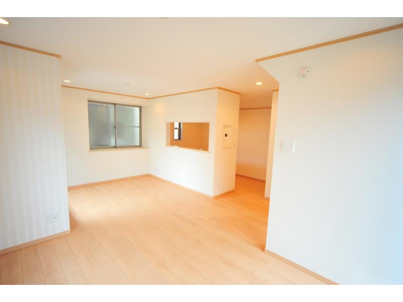 Living. Building 3 living