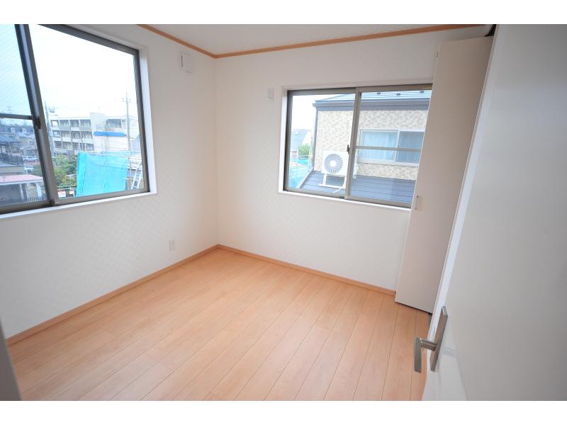 Non-living room. Building 3 Western style room