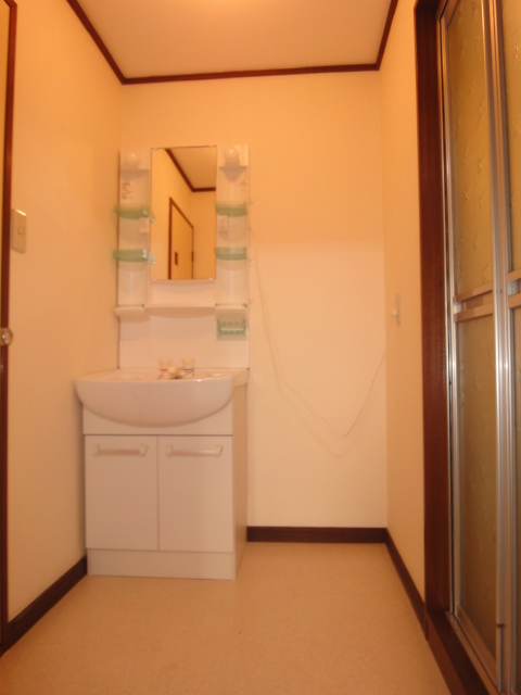 Washroom. New also washstand! 