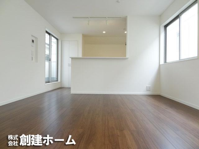 Living. 16 Pledge of spacious living