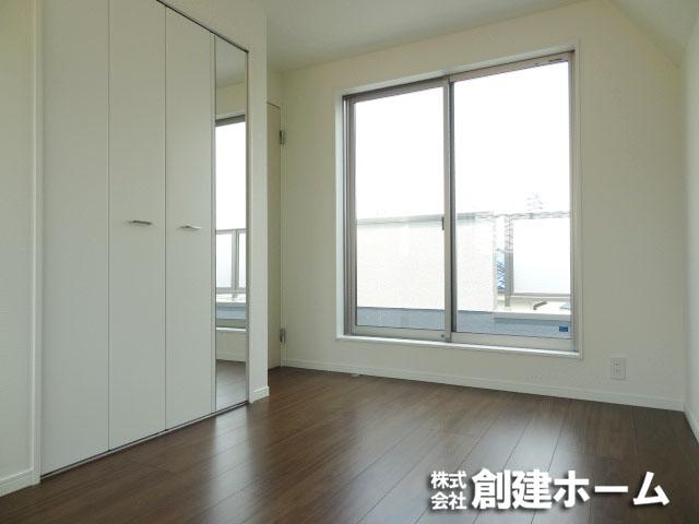 Non-living room. Storage is abundant