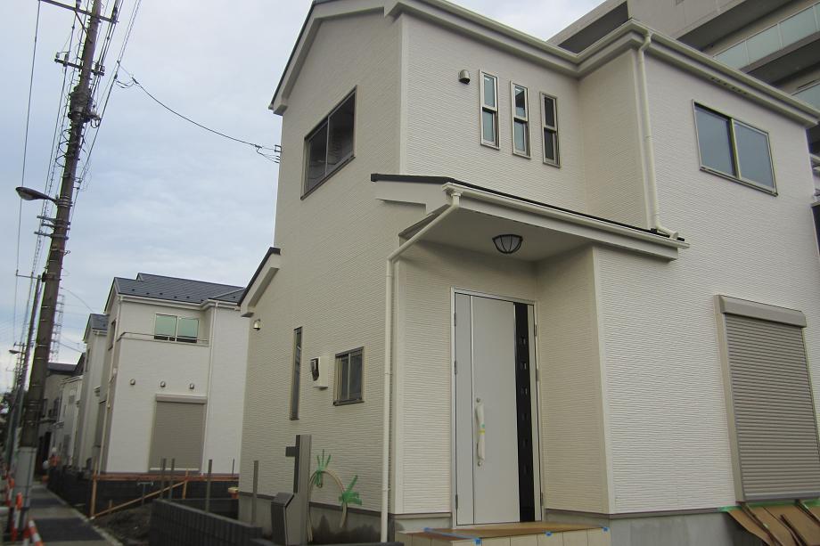 Local appearance photo. Local (10 May 2013) Shooting