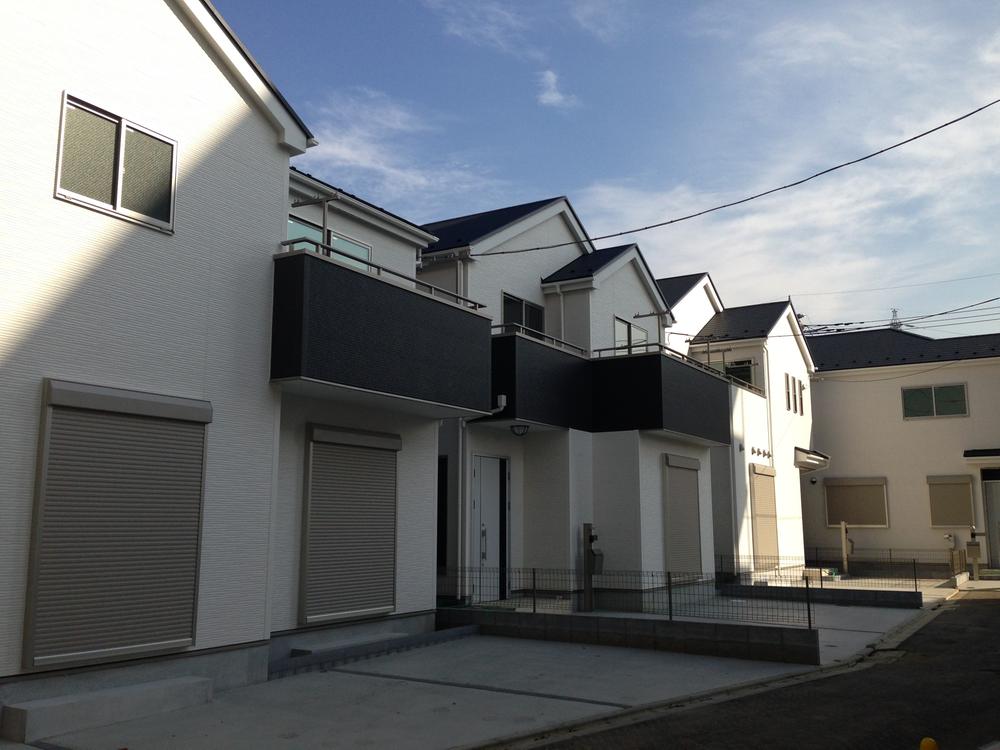 Local appearance photo. Local (12 May 2013) Shooting