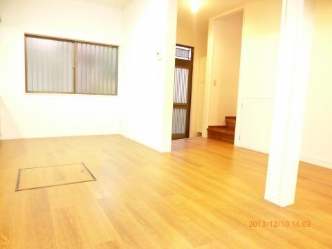 Kitchen. It rises immediately to the second floor from DK!