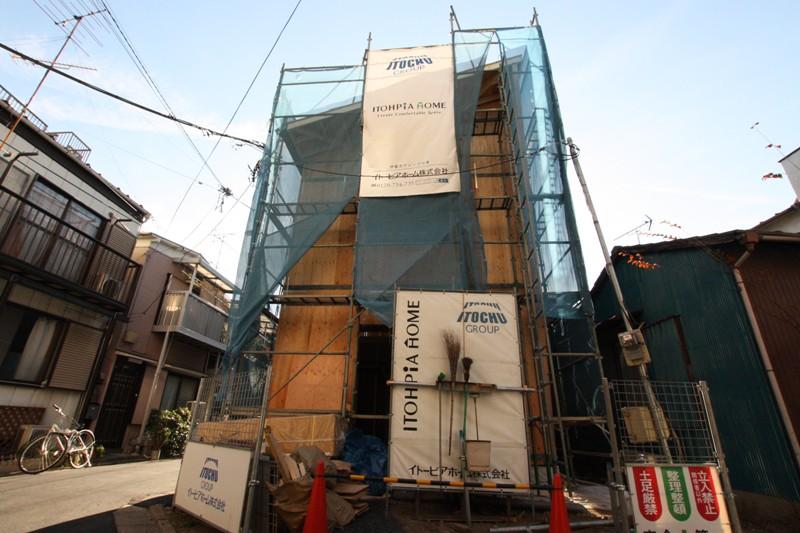 Local appearance photo. Parking 2 cars (one standard-sized car, Light one)