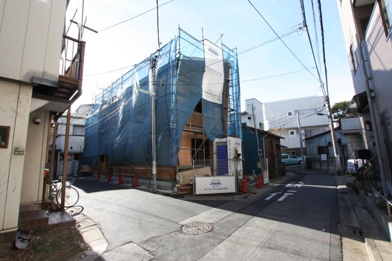 Local photos, including front road. Don ・ Walk from the Quijote ring seven Umejima store 7 minutes